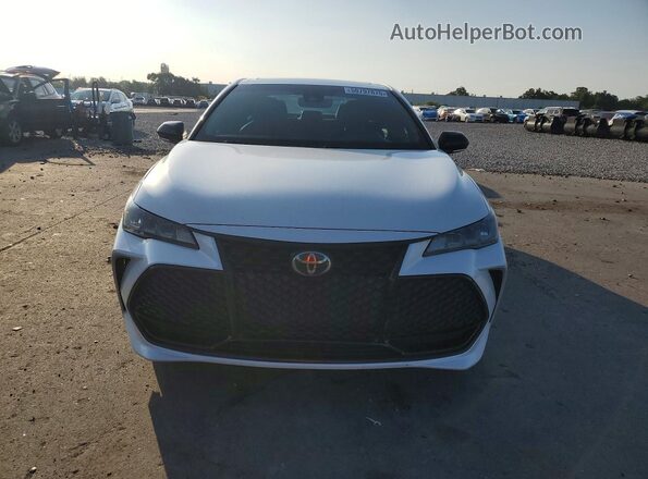 4T1BZ1FB0KU010466 2019 TOYOTA AVALON Белый Вид спереди