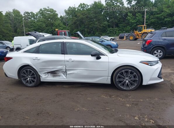 4T1BZ1FB3KU035121 2019 TOYOTA AVALON White Widok wnętrza z tyłu