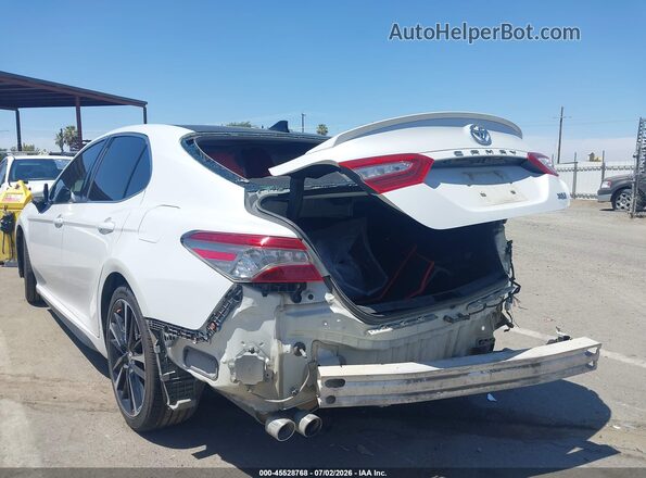 4T1BZ1HK2JU012960 2018 TOYOTA CAMRY White Rear left
