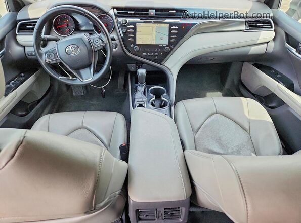 4T1BZ1HK5KU030418 2019 TOYOTA CAMRY White წინა პანელის ხედი