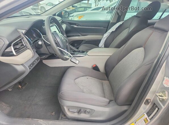 4T1C11AK1LU367319 2020 TOYOTA CAMRY Silver Front interior view