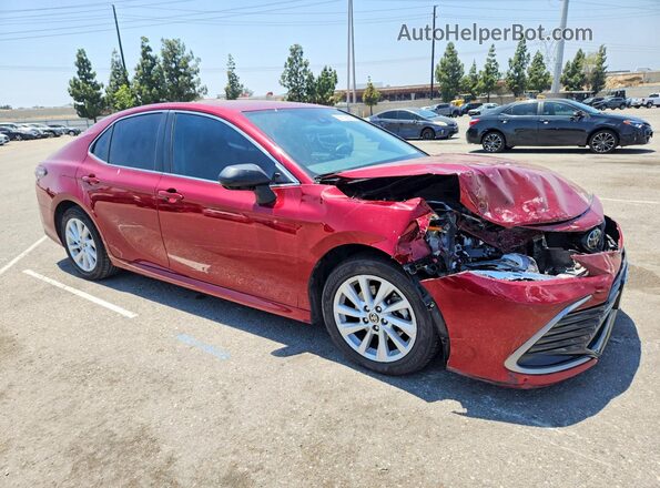 4T1C11AK1NU049736 2022 TOYOTA CAMRY Red Delantero derecho