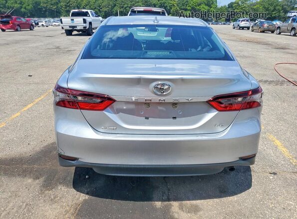 4T1C11AK1PU167837 2023 TOYOTA CAMRY Серебряный Вид сзади