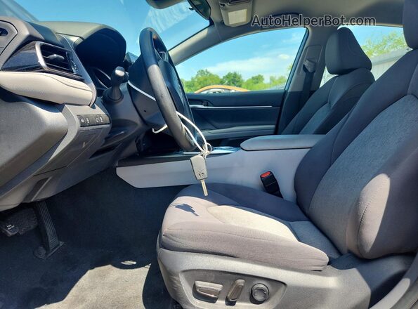 4T1C11AK1RU863259 2024 TOYOTA CAMRY Gray Vista interior delantera