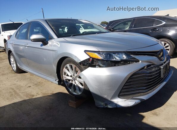 4T1C11AK3LU319529 2020 TOYOTA CAMRY Silver Դիմացի տեսք