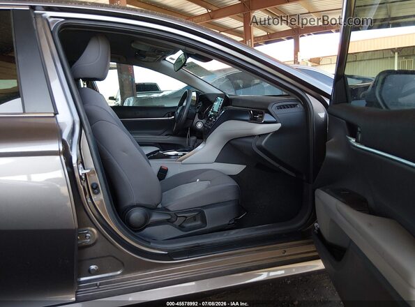 4T1C11AK3NU044652 2022 TOYOTA CAMRY Gray Front interior view