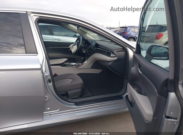 4T1C11AK4RU891007 2024 TOYOTA CAMRY Silver Սալոնի դիմացի տեսք