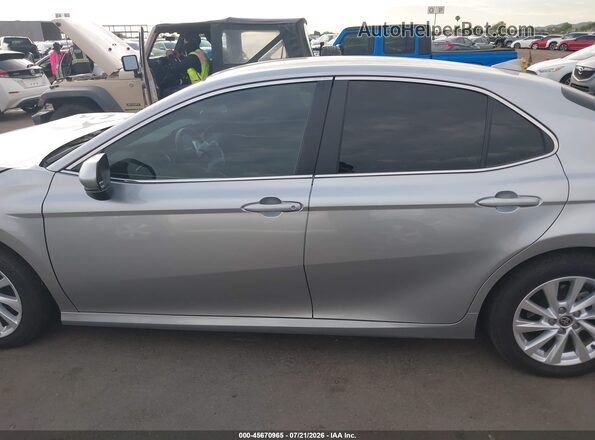 4T1C11AK4RU891007 2024 TOYOTA CAMRY Silver Սալոնի 360 աստիճան տեսք