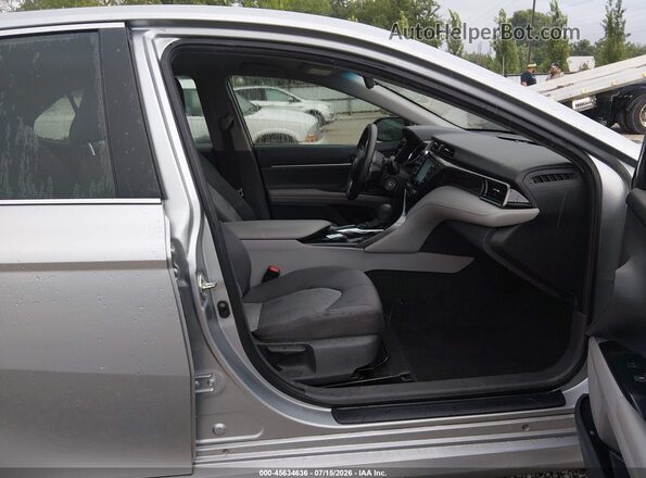 4T1C11AK6LU509194 2020 TOYOTA CAMRY Серебряный Вид салона спереди