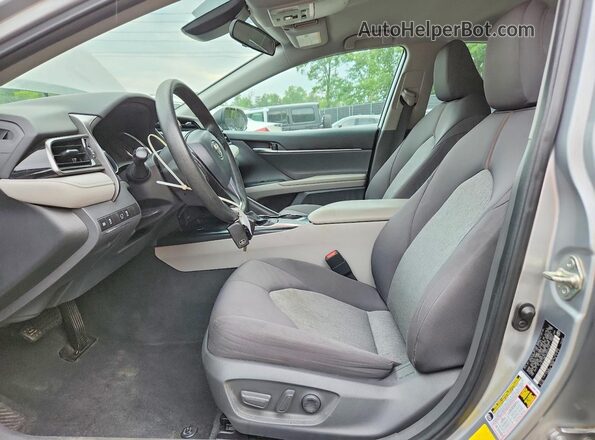 4T1C11AK7LU974213 2020 TOYOTA CAMRY Silver Front interior view