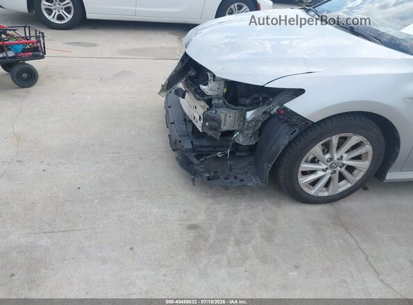 4T1C11AK7MU564514 2021 TOYOTA CAMRY Silver Widok z przodu