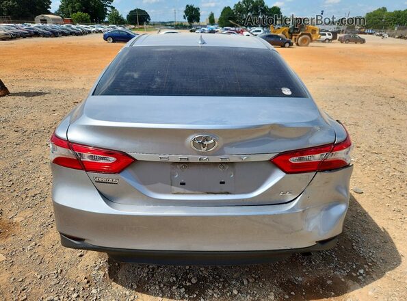 4T1C11AK8LU935906 2020 TOYOTA CAMRY Silver უკანა ხედი