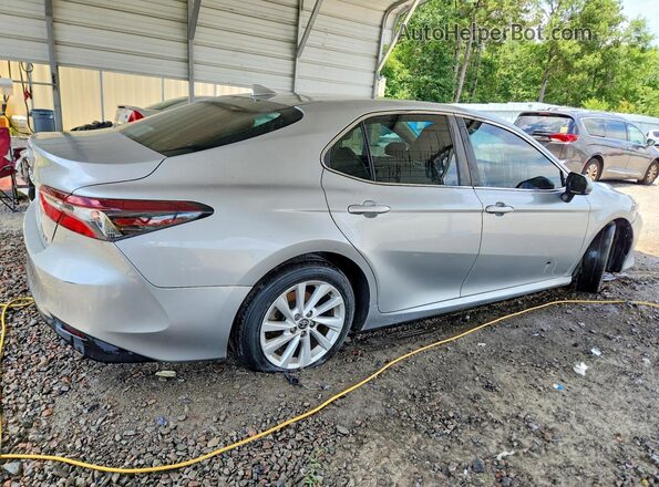 4T1C11AK8MU436749 2021 TOYOTA CAMRY Silver Tył prawy