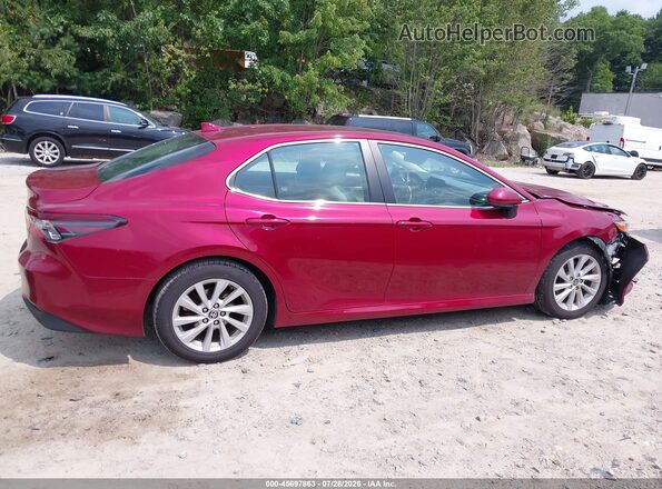 4T1C11AK8MU601876 2021 TOYOTA CAMRY Red Вид задньої частини салону