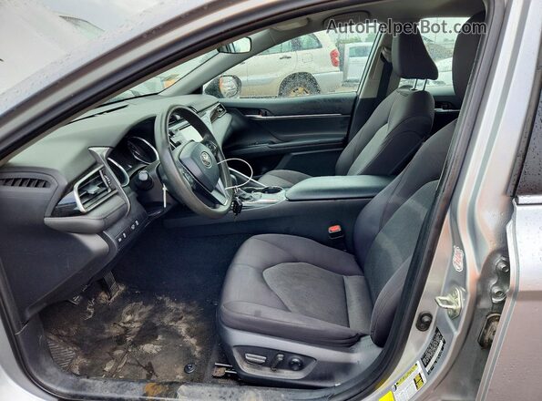 4T1C11AK9LU331913 2020 TOYOTA CAMRY Silver Սալոնի դիմացի տեսք