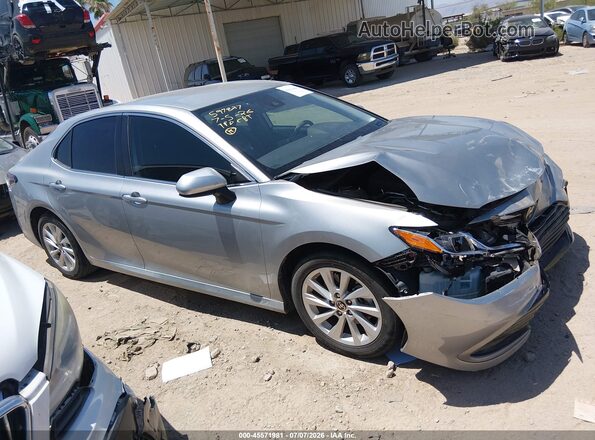 4T1C11AK9MU478055 2021 TOYOTA CAMRY Silver Widok zestawu wskaźników