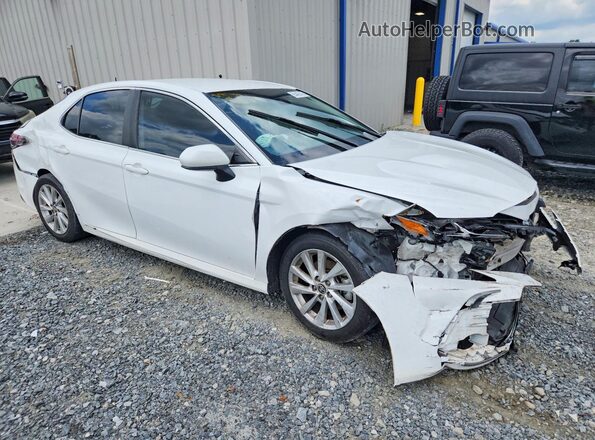 4T1C11AKXMU554429 2021 TOYOTA CAMRY White Front right