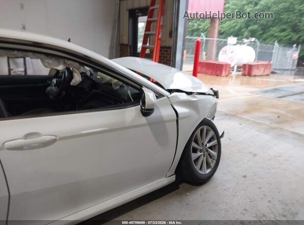 4T1C11AKXNU630975 2022 TOYOTA CAMRY White Вид спереду