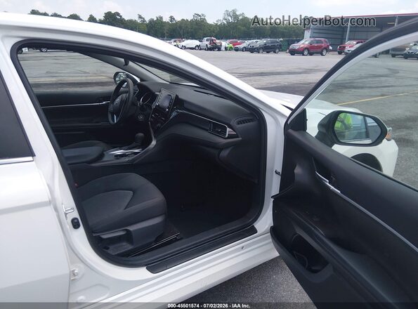 4T1C11AKXPU809178 2023 TOYOTA CAMRY White Widok wnętrza z przodu