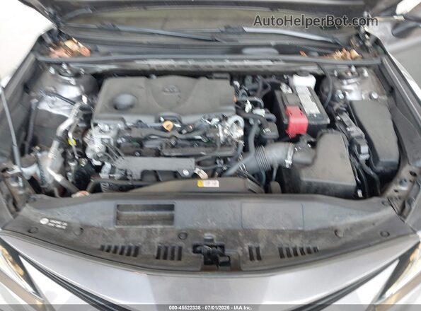 4T1C11BK1NU072304 2022 TOYOTA CAMRY Silver Widok z tyłu