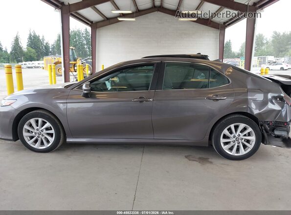 4T1C11BK1NU072304 2022 TOYOTA CAMRY Silver 
