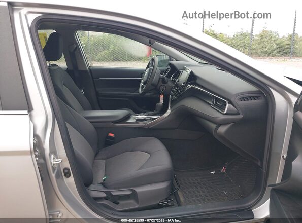 4T1C11BK2MU040394 2021 TOYOTA CAMRY Silver Սալոնի դիմացի տեսք