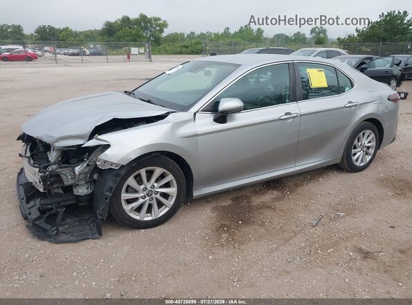 4T1C11BK2MU040394 2021 TOYOTA CAMRY Silver Առջևի ձախ երեք քառորդ տեսարան