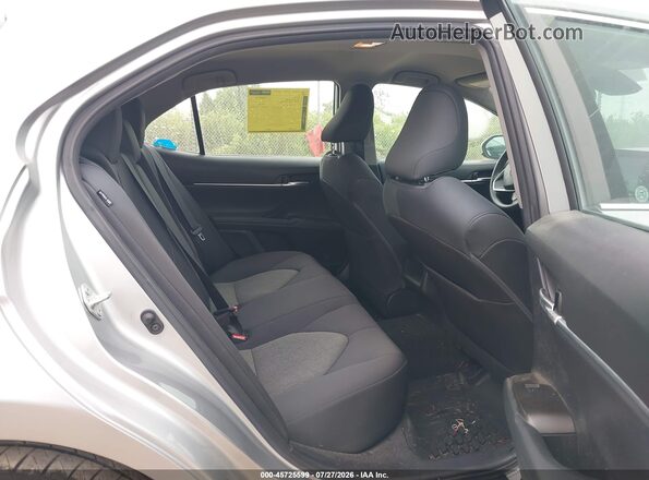 4T1C11BK2MU040394 2021 TOYOTA CAMRY Silver VIN կոդի պիտակի տեսք