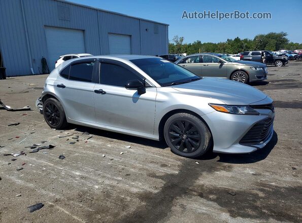4T1C11BK4LU009470 2020 TOYOTA CAMRY Серебряный Передняя правая четверть