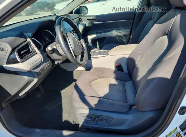 4T1C31AK1MU553003 2021 TOYOTA CAMRY White წინა სალონის ხედი