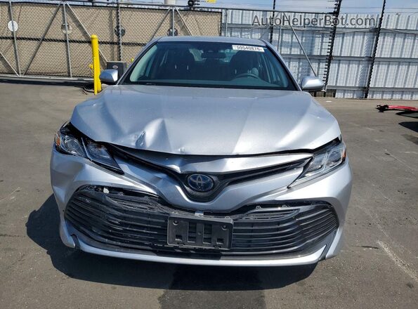 4T1C31AK5LU529902 2020 TOYOTA CAMRY Silver Դիմացի տեսք
