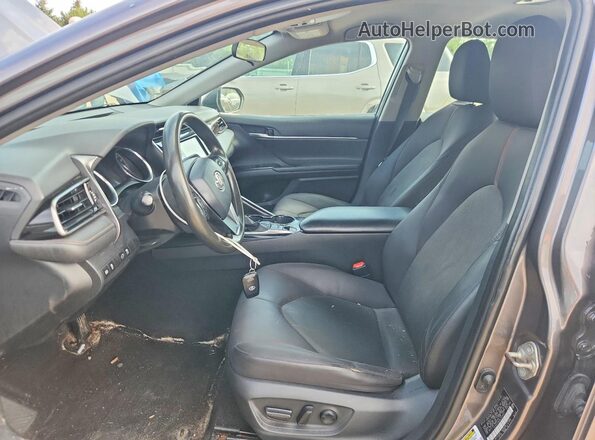 4T1C31AKXLU525957 2020 TOYOTA CAMRY Gray Widok wnętrza z przodu