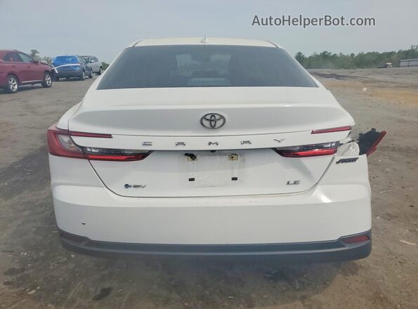 4T1DAACK0SU569925 2025 TOYOTA CAMRY White Հետևի տեսք