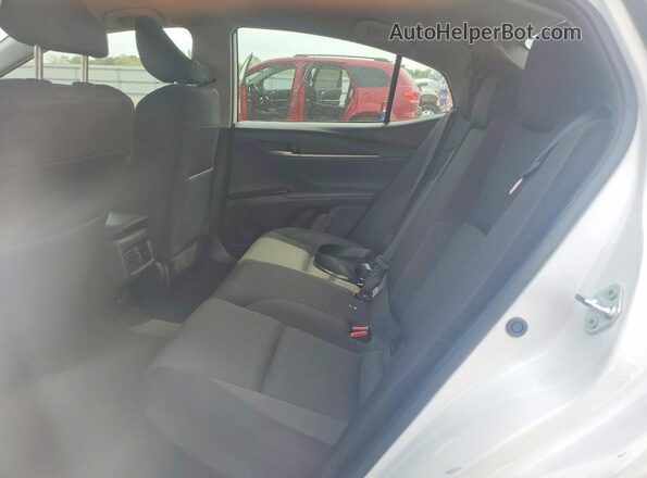 4T1DAACK0SU569925 2025 TOYOTA CAMRY White Հետևի նստատեղերի տեսք