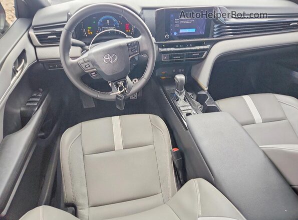 4T1DAACK1SU017639 2025 TOYOTA CAMRY White Առջևի վահանակի տեսք