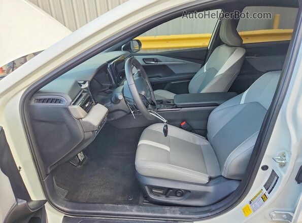 4T1DAACK1SU017639 2025 TOYOTA CAMRY White Սալոնի դիմացի տեսք