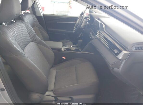 4T1DAACK1SU022484 2025 TOYOTA CAMRY Silver Вид салону спереду