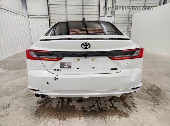 4T1DAACK1SU038183 2025 TOYOTA CAMRY White Հետևի տեսք