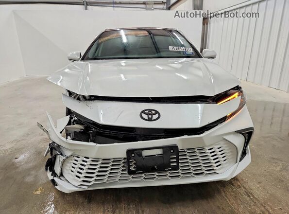 4T1DAACK1SU038183 2025 TOYOTA CAMRY White Դիմացի տեսք