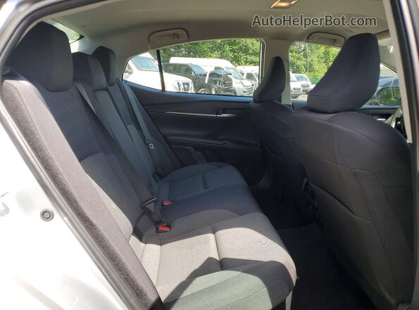 4T1DAACK1SU066372 2025 TOYOTA CAMRY Silver Հետևի նստատեղերի տեսք