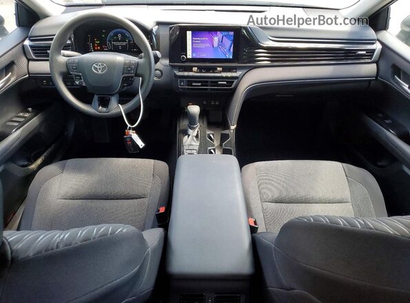 4T1DAACK1SU066372 2025 TOYOTA CAMRY Silver Առջևի վահանակի տեսք