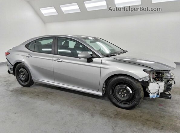 4T1DAACK1SU108040 2025 TOYOTA CAMRY Silver Front right
