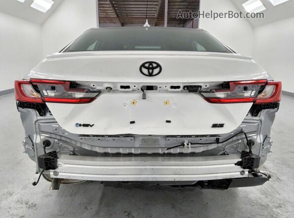 4T1DAACK1SU108040 2025 TOYOTA CAMRY Silver Rear view