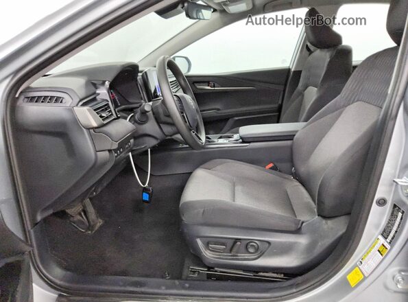 4T1DAACK1SU108040 2025 TOYOTA CAMRY Silver Front interior view