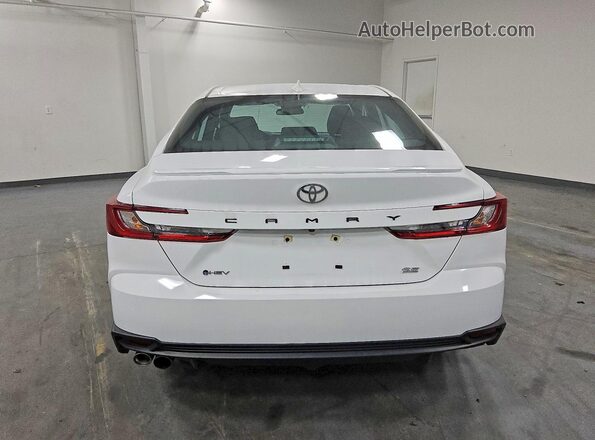 4T1DAACK1SU148392 2025 TOYOTA CAMRY White Հետևի տեսք