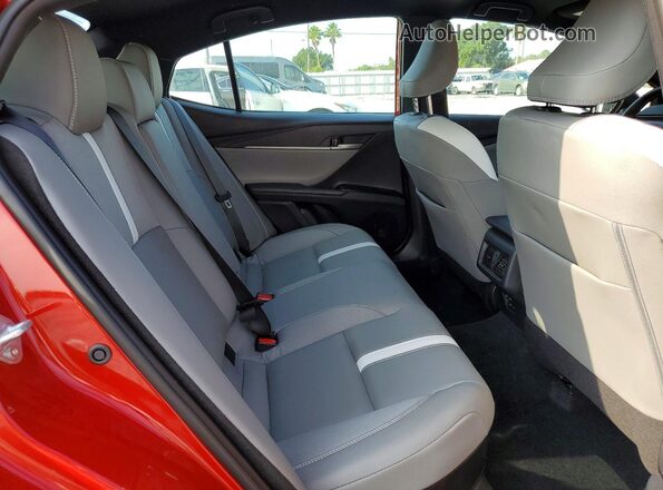 4T1DAACK1TU288833 2026 TOYOTA CAMRY Red Widok tylnych siedzeń
