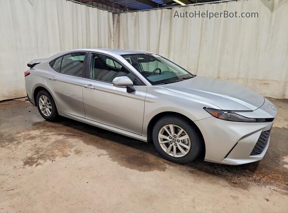 4T1DAACK1TU703584 2026 TOYOTA CAMRY Silver Front right