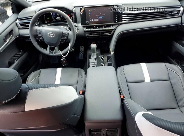 4T1DAACK1TU706985 2026 TOYOTA CAMRY Black Widok deski rozdzielczej