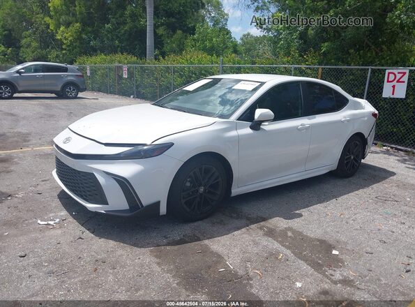 4T1DAACK2SU085531 2025 TOYOTA CAMRY White წინა მარცხენა ხედი სამი მეოთხედიდან
