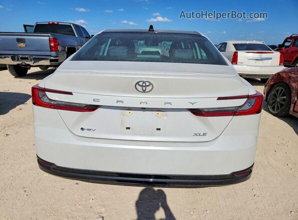 4T1DAACK2SU520077 2025 TOYOTA CAMRY White Вид ззаду
